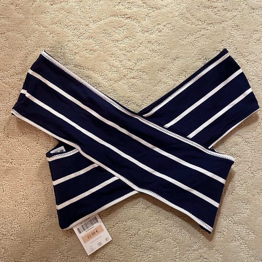 NEW! Oysho Navy & White Criss Crop Bathing Suit Top